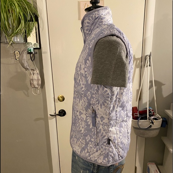 Patagonia, periwinkle blue down vest. Reduced to 50% for this weekend - Picture 5 of 8